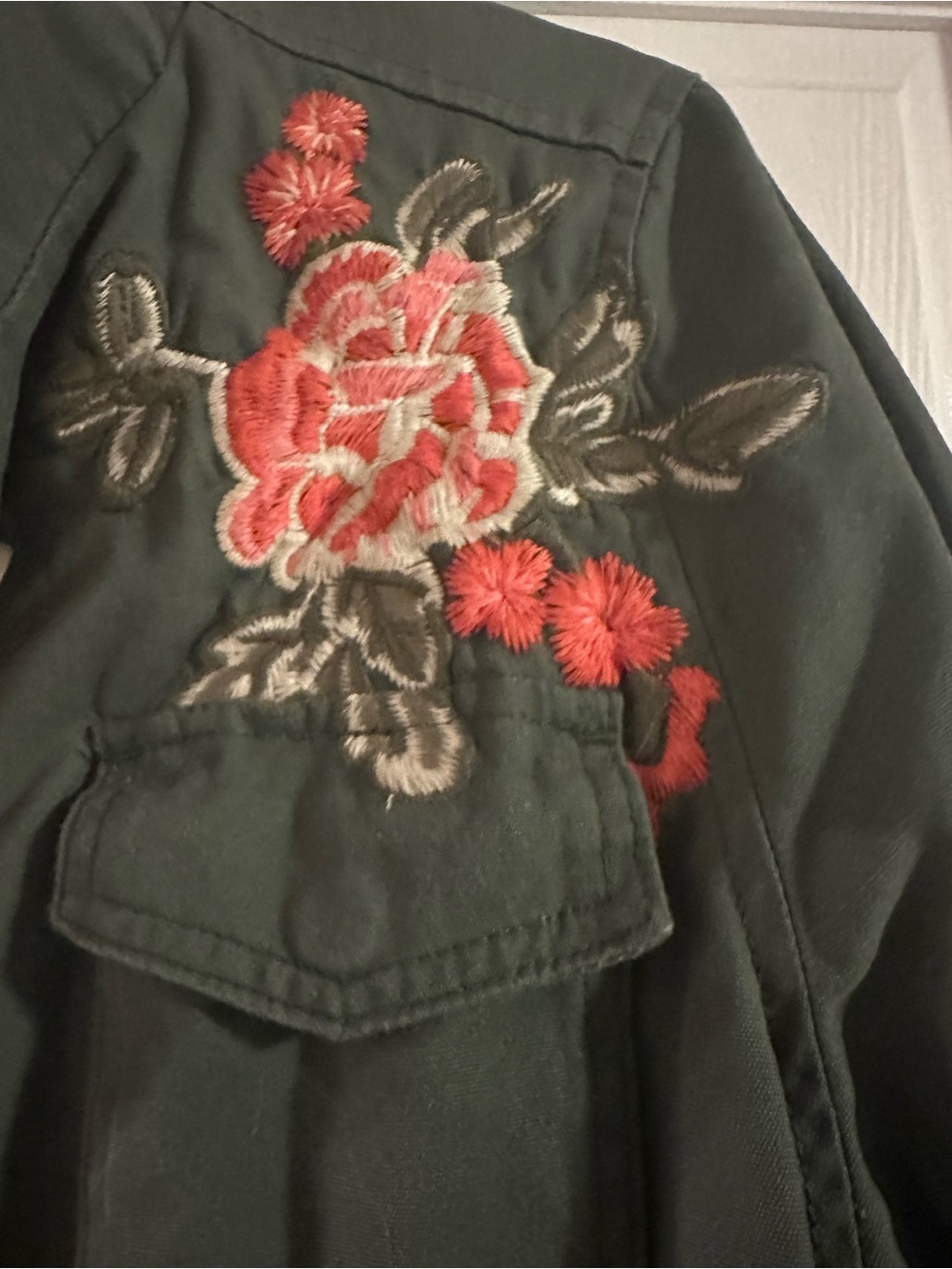 DRIFTWOOD Anthropologie Olive Green Utility Jacket with Floral Embroidery Size M - Picture 4 of 9